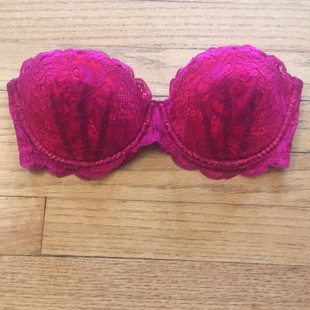 Victoria’s Secret Pink 32D strapless bra